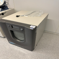 Eppendorf New Brunswick Innova 42 Incubator Shaker image 1